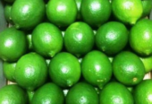 Limón verde fresco