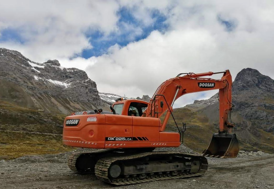 EXCAVADORA DOOSAN DX225LCA – Alquiler